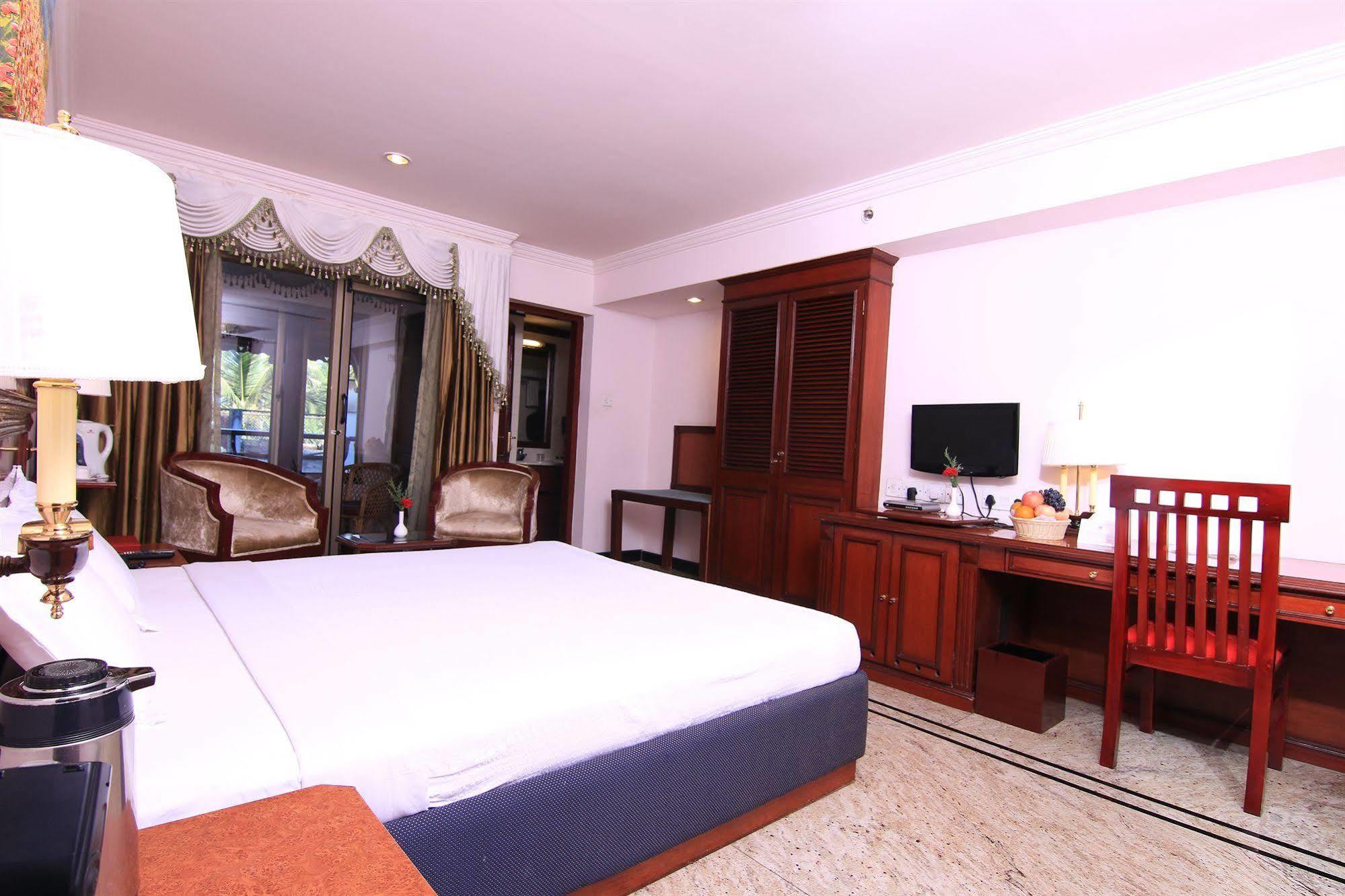 Westway Hotel Kozhikode Extérieur photo