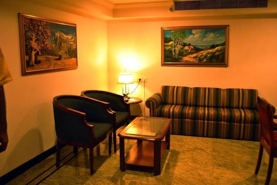 Westway Hotel Kozhikode Extérieur photo